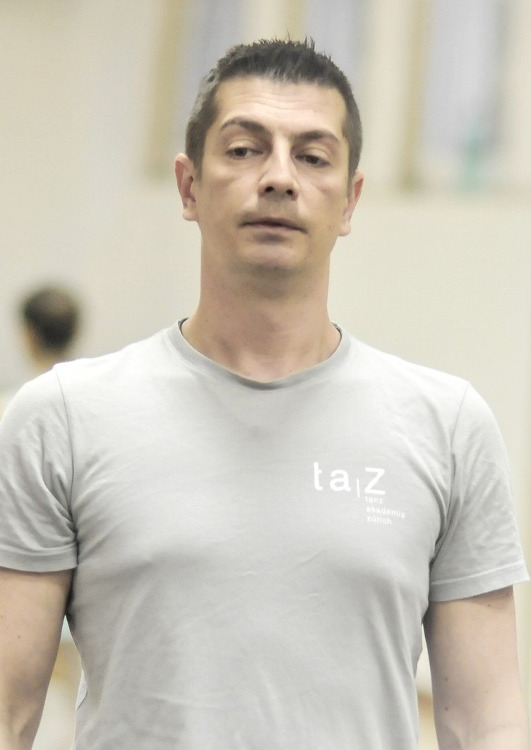 ALEXANDER MISHUTIN先生